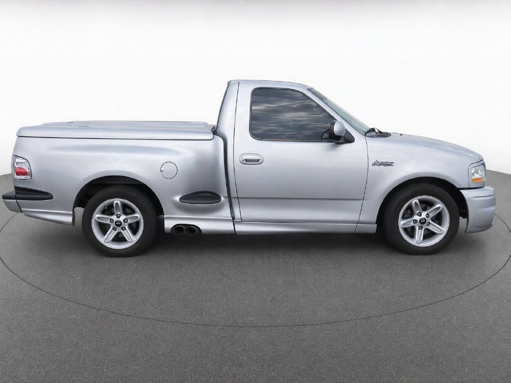 Used 2001 Ford F150 Lightning RWD image 7