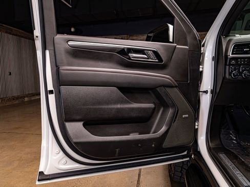 Used 2025 Chevrolet Suburban RST w/ Comfort Package image 29