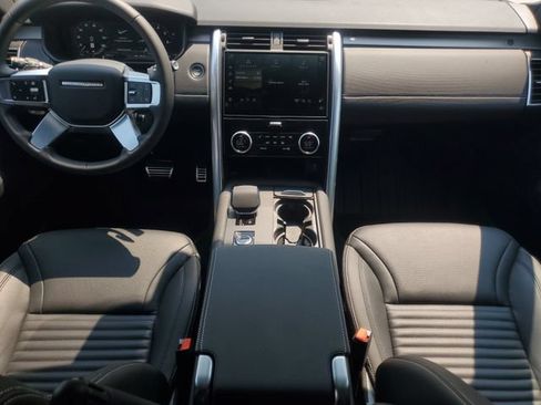 Used 2026 Land Rover Discovery Limited Edition AWD/4WD image 14