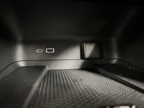 New 2025 Chevrolet Traverse LT image 34