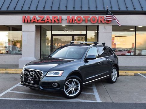 Used 2017 Audi Q5 2.0T Premium Plus w/ Technology Package image 2