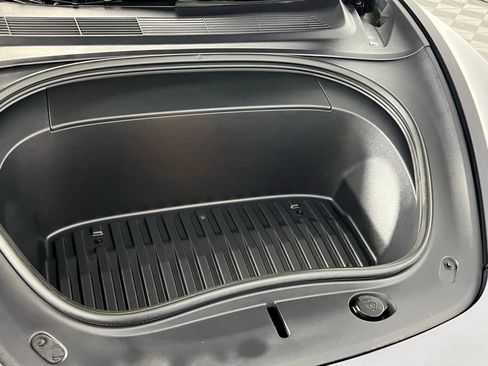 Used 2024 Tesla Model 3 Standard Range image 32