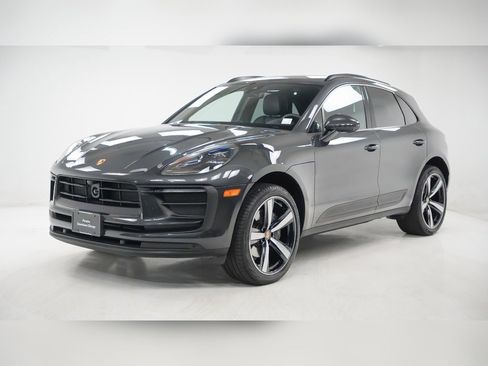Used 2025 Porsche Macan image 1