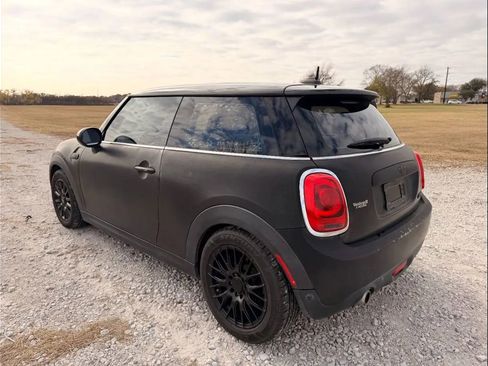Used 2019 MINI Cooper 2-Door Hardtop image 4