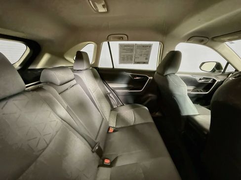 Used 2020 Toyota RAV4 XLE FWD image 24