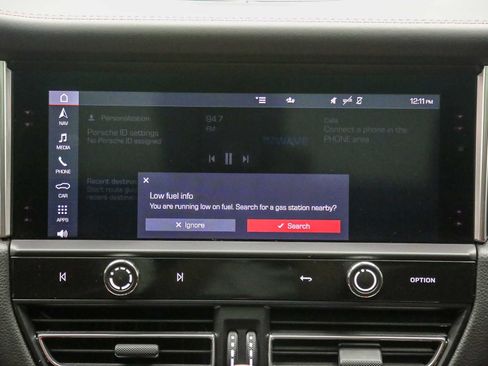 Certified 2024 Porsche Macan Turbo AWD/4WD image 17