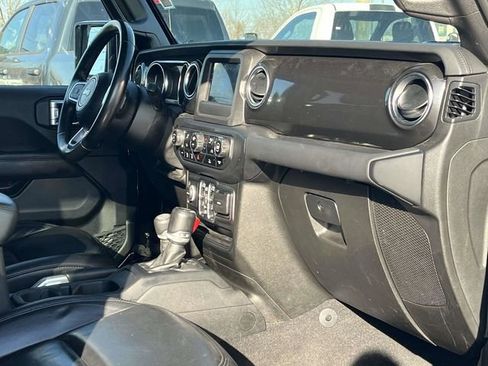 Used 2021 Jeep Wrangler Unlimited Sahara image 24