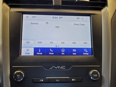 Used 2020 Ford Fusion SE image 25