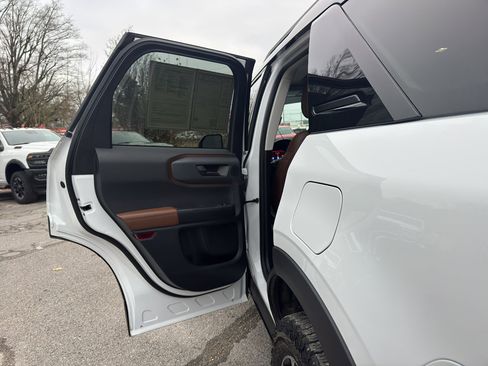 Used 2023 Ford Bronco Sport Outer Banks w/ Tech Package image 18