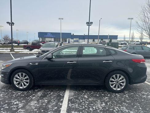 Used 2017 Kia Optima EX w/ Premium Package image 6