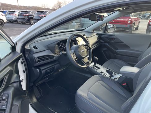 Used 2025 Subaru Crosstrek 2.0i Premium image 11