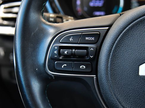 Used 2022 Kia Niro EX Premium FWD image 31