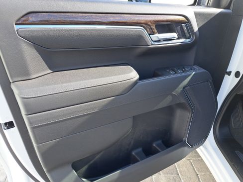 New 2025 GMC Sierra 1500 Elevation w/ LPO, Elevation Black Package image 18