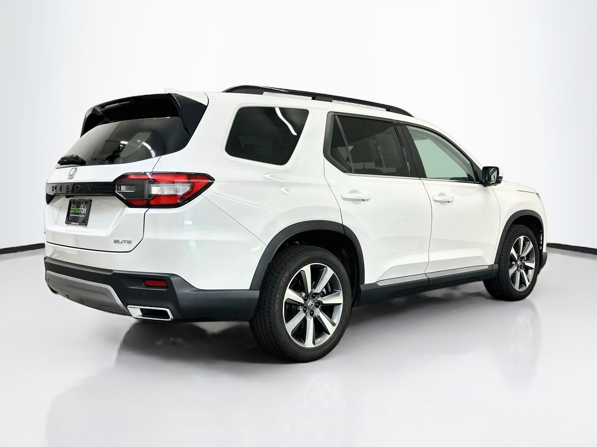 Used 2025 Honda Pilot Elite image 9