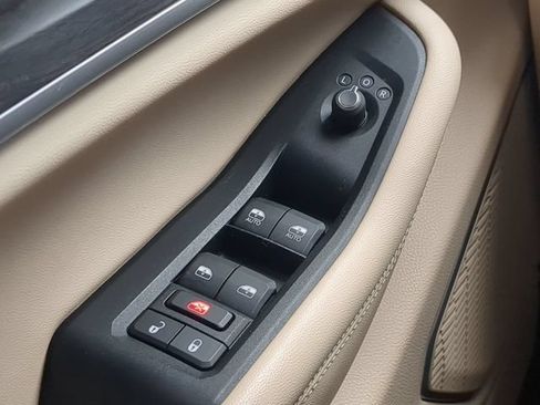 Used 2022 Jeep Grand Cherokee Limited w/ Luxury Tech Group II RWD image 30