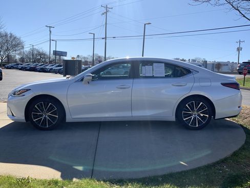 Certified 2025 Lexus ES 350 w/ Premium Package image 7