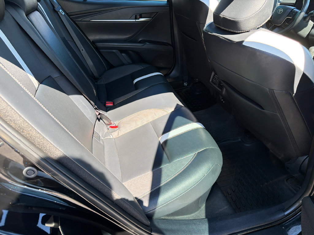 Used 2025 Toyota Camry SE w/ Convenience Package FWD image 18