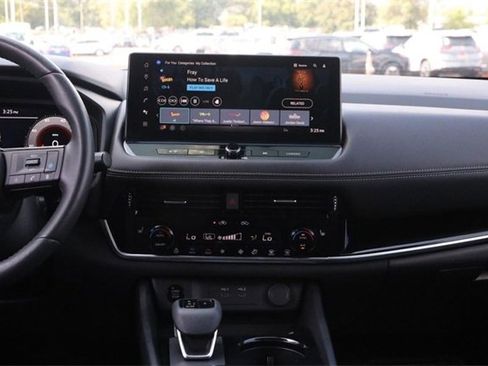 Certified 2024 Nissan Rogue SL w/ SL Premium Package image 25