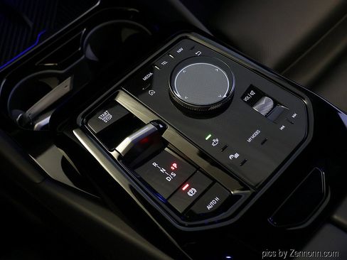 Certified 2025 BMW 530i xDrive AWD/4WD image 23