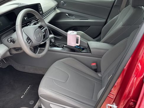 Used 2025 Hyundai Elantra Sport FWD image 3