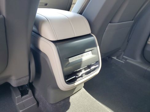 Certified 2024 Lincoln Nautilus Premier image 12