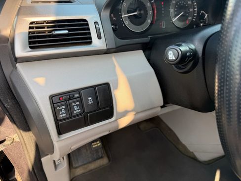 Used 2016 Honda Odyssey SE image 7