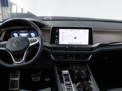 Used 2025 Volkswagen Atlas SEL Premium R-Line image 20