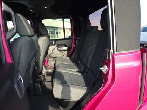 Used 2024 Jeep Gladiator Sport image 35