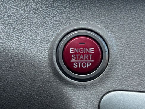 Used 2016 Honda Odyssey SE image 25