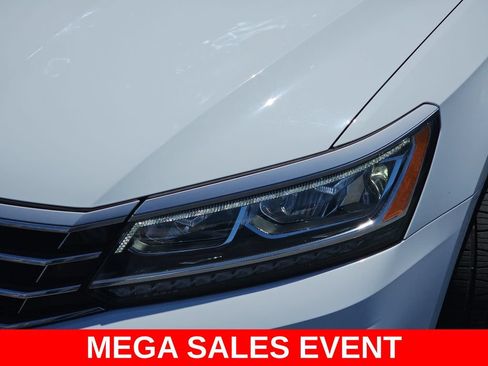 Used 2017 Volkswagen Passat 1.8T R-Line w/ R-Line Lighting Package FWD image 32