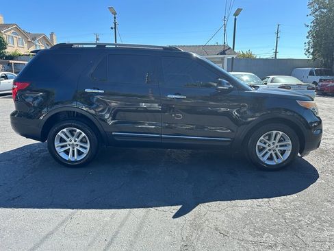 Used 2014 Ford Explorer XLT w/ Equipment Group 202A FWD image 4