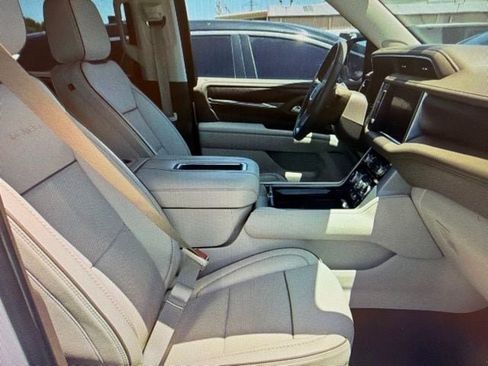 Used 2022 GMC Yukon Denali AWD/4WD image 12