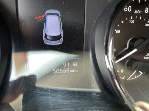 Used 2020 Nissan Rogue SV AWD/4WD image 3