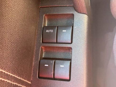 Used 2010 Ford Focus SES FWD image 16