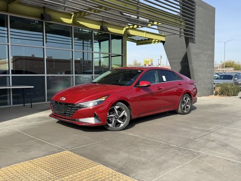 Used 2022 Hyundai Elantra Limited w/ Preferred Accessory Package image 1