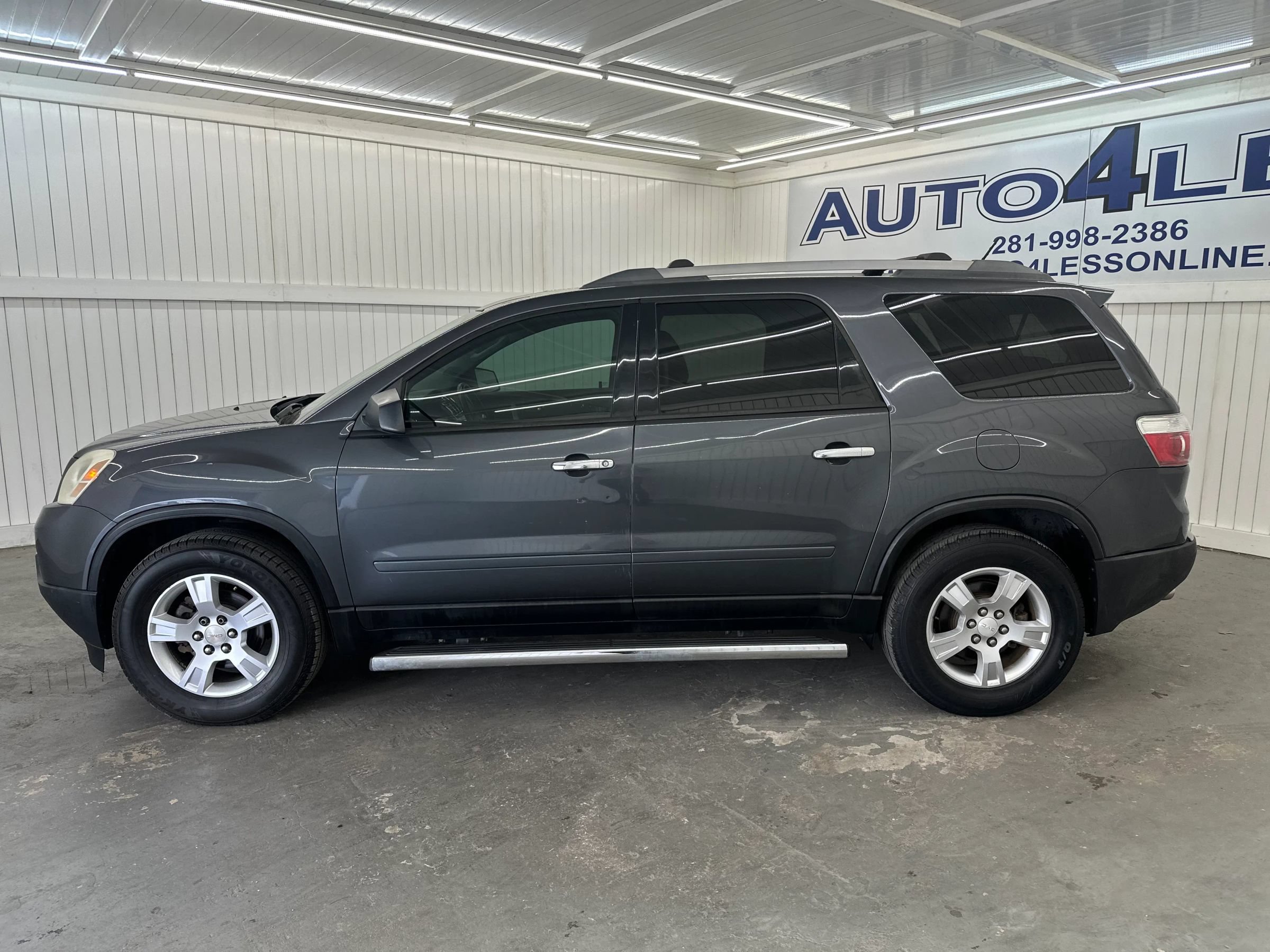 Used 2012 GMC Acadia SLE w/ LPO, 'HIT The Road' Package FWD image 8