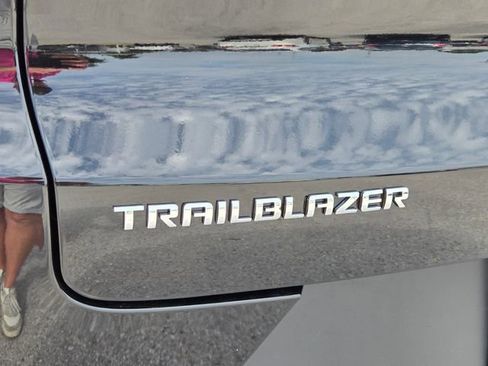 Certified 2025 Chevrolet TrailBlazer LT w/ Convenience Package FWD image 14