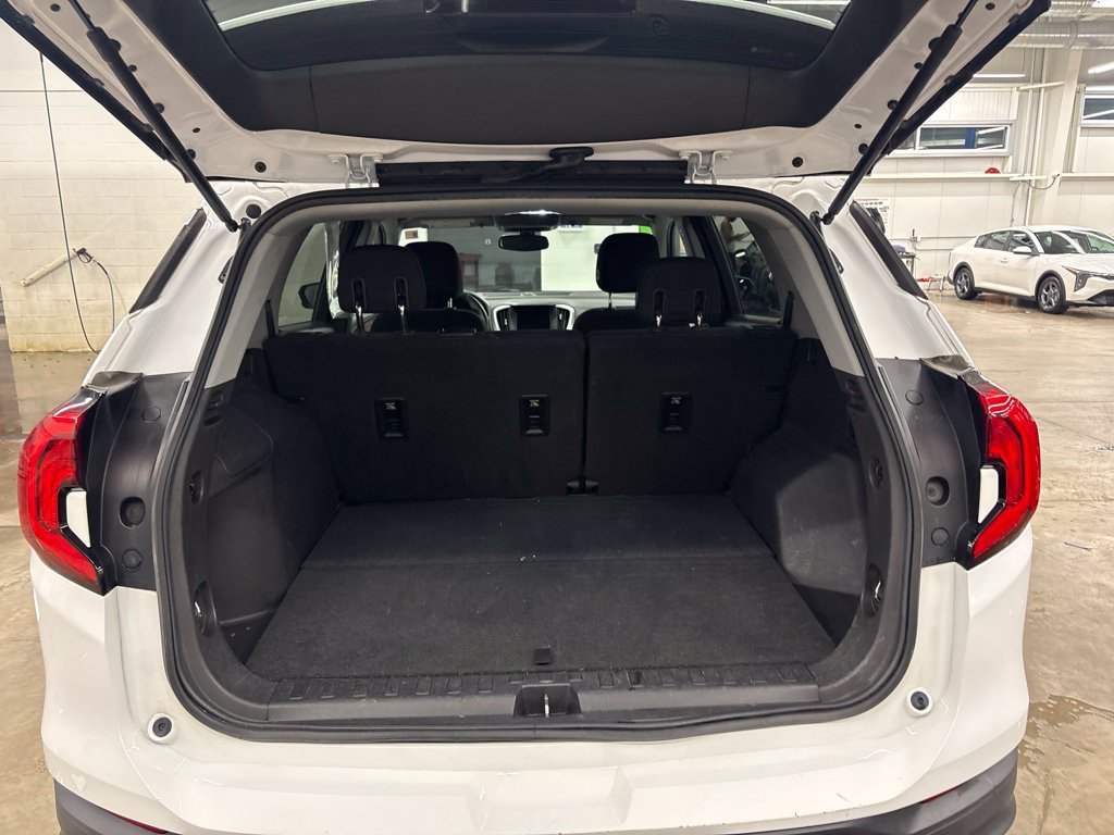 Used 2018 GMC Terrain SLE w/ Driver Convenience Package AWD/4WD image 12