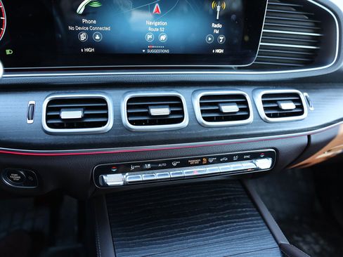 Used 2022 Mercedes-Benz GLE 350 4MATIC image 25