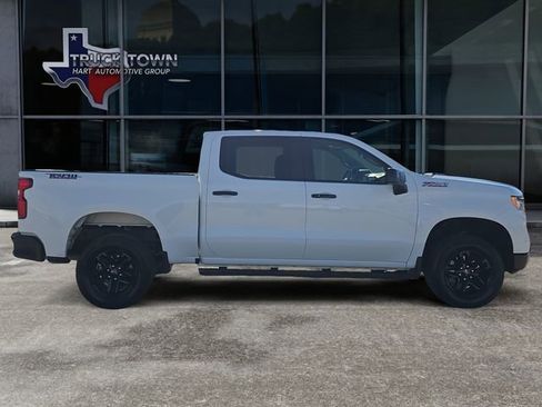 Used 2024 Chevrolet Silverado 1500 LT Trail Boss w/ Convenience Package II image 6