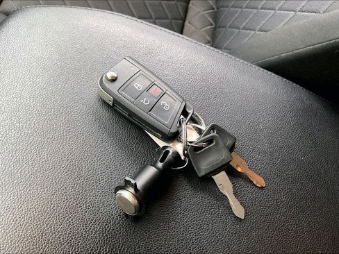 Used 2019 Volkswagen Atlas S image 12