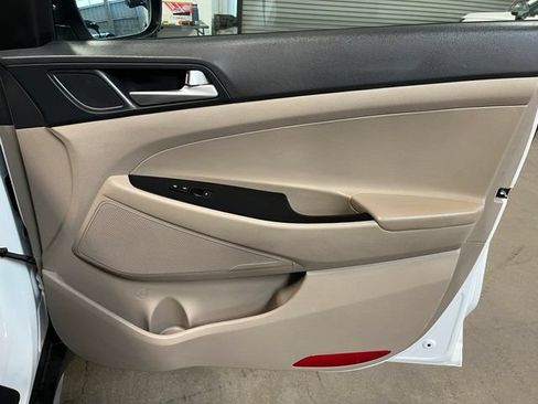 Used 2021 Hyundai Tucson SEL FWD image 11