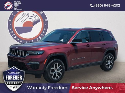 Used 2025 Jeep Grand Cherokee Limited w/ Trailer Tow Package AWD/4WD image 2