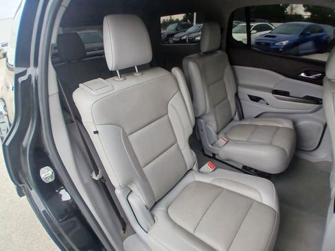 Used 2019 GMC Acadia SLT image 14