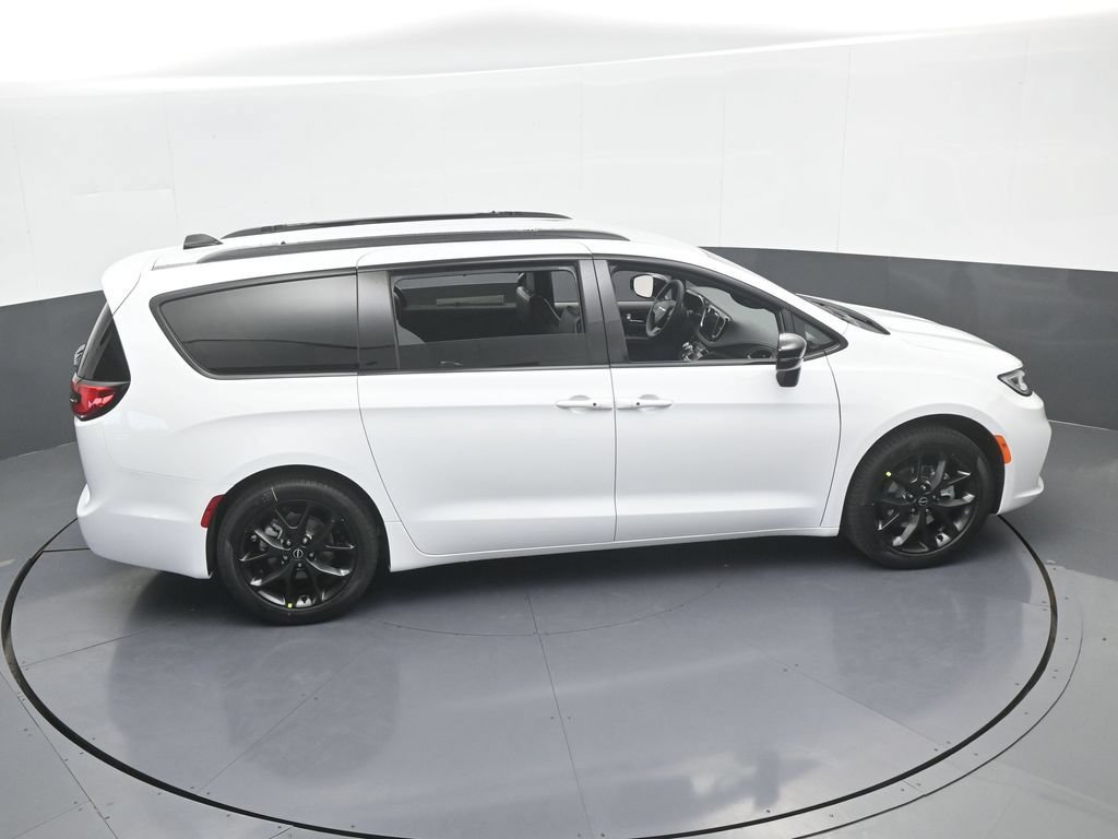 New 2026 Chrysler Pacifica Select w/ S Appearance Package FWD image 51