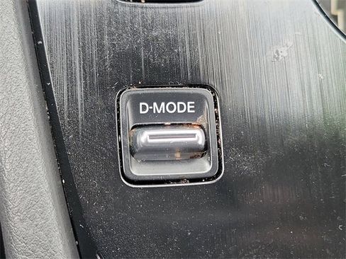 Used 2023 Nissan Rogue SV image 18