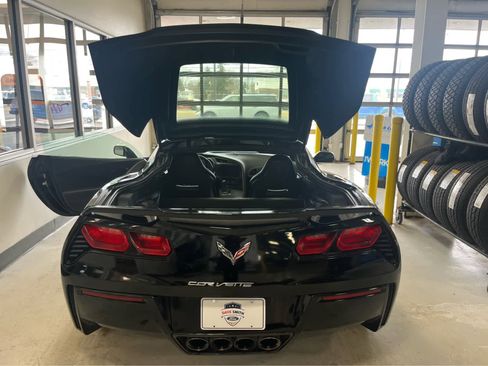 Used 2018 Chevrolet Corvette Stingray Coupe w/ 1LT image 22