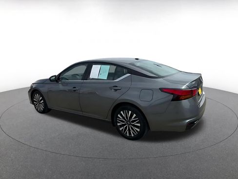 Used 2026 Nissan Altima 2.5 SV FWD image 8