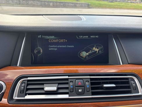 Used 2013 BMW 750i xDrive image 26