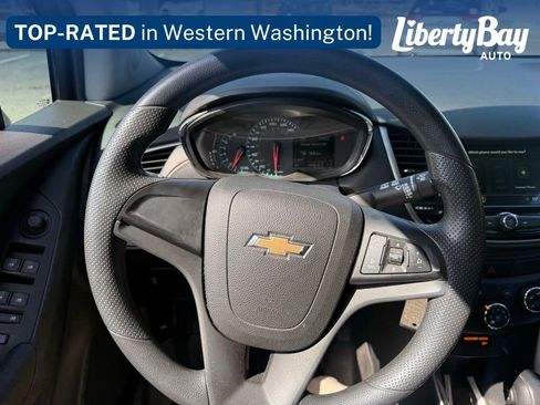 Used 2018 Chevrolet Trax LS image 12